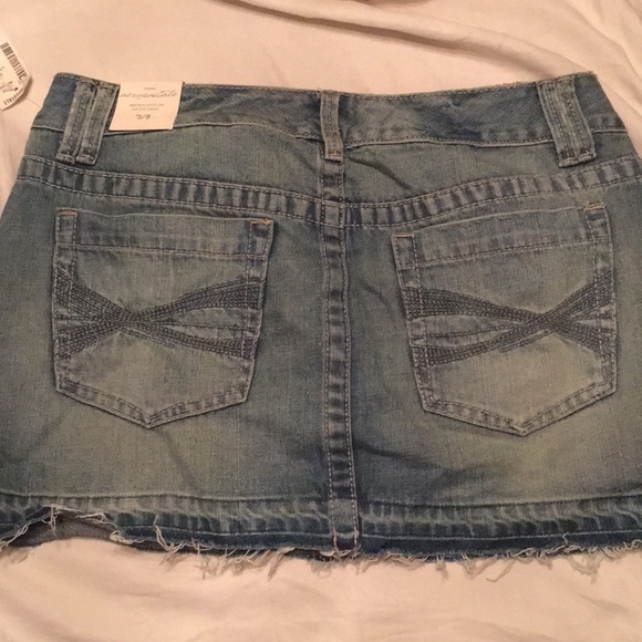 NWT denim skirt - Picture 4 of 5